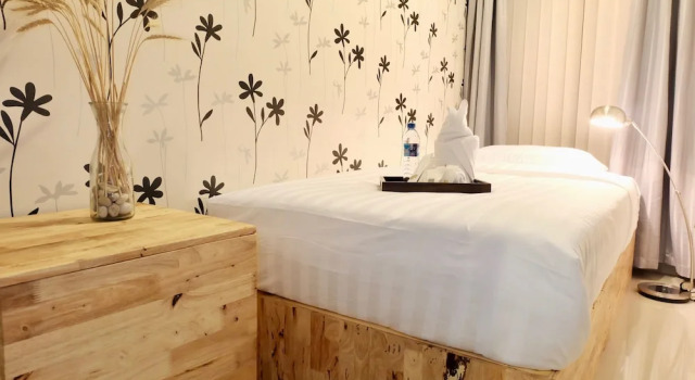 Кровать в общем номере (женский номер) с видом на город DewyHouse