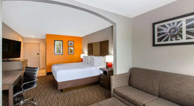 Номер Executive La Quinta Inn by Wyndham Pigeon Forge-Dollywood