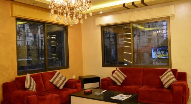 Al Hadeer Suites Hotel