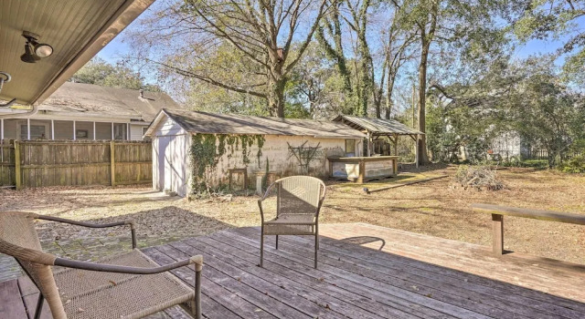 Коттедж Cozy North Charleston Getaway w/ Fire Pit!