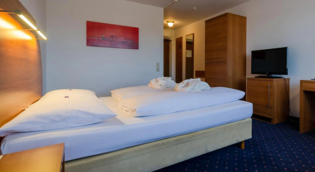 Hotel Fortuna Reutlingen West, Забронировать Отель Тюбинген Баден-Вюртемберг