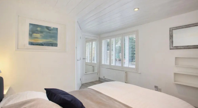 Коттедж Fantastic 1BD Hideaway, 2 Minutes to the Sea