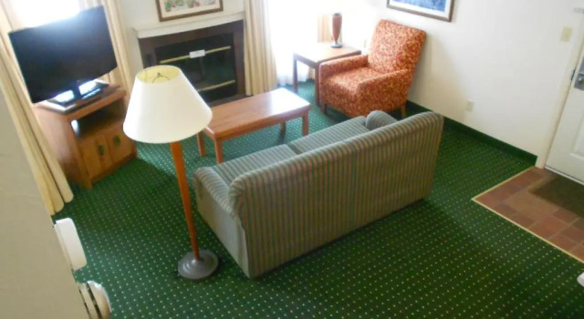 Четырёхместный Studio Suite Hawthorn Extended Stay by Wyndham Green Bay