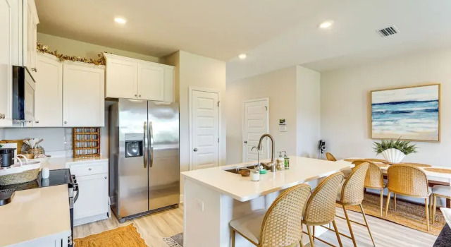 Steps to Ocean: Chic Home w/ Patio in Port St Joe!, Забронировать Апартаменты/квартира Апартаменты Порт-Сент-Джо, рядом с Пляж Сент-Джо, Апартаменты/квартира