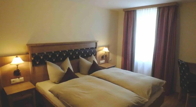 Jagdhotel Sudetenhof, Prenota Hotel Jossgrund Germania