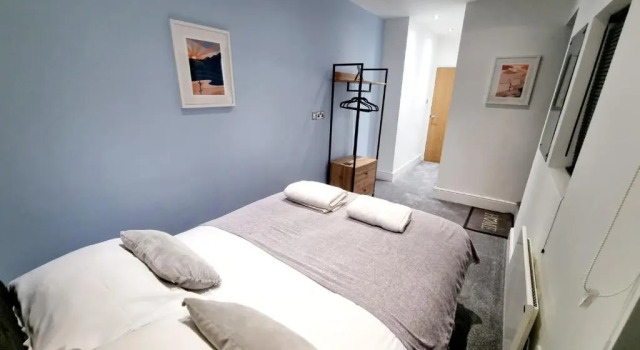 Superb 2 beds 2 baths New Apartment w/ Garden+Patio, Varaa Huoneisto Asunnot kohteessa Merseyside, Huoneisto