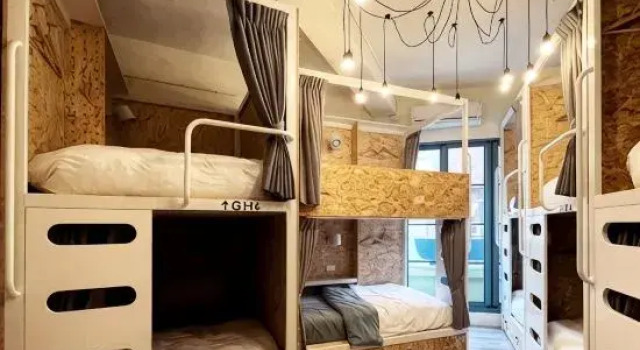 Hálótermi ágy (férfi kollégiumi) Funtime Hostel