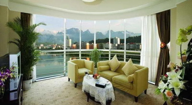 Yichen International Hotel, Varaa Hotelli Huangpu 