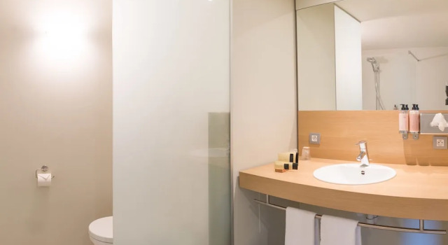Двухместный номер Superior с балконом ibis Styles Kortrijk Expo