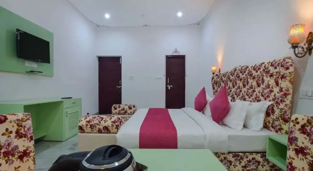 Shiv Villa By OYO Rooms, Rezerwuj Willa Hotele w Rajasthan z parkingiem, Parking