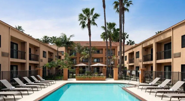Люкс Standard Courtyard by Marriott Los Angeles Hacienda Heights Orange County