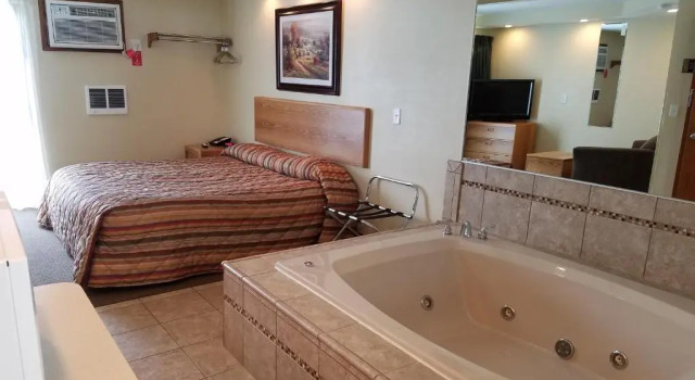 Номер Standard с видом на бассейн Black Hawk Motel & Suites