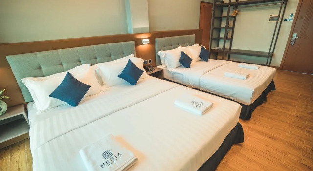 Четырёхместный номер Standard Henia Hotel