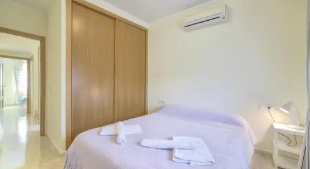 Bungalow Rosa - PlusHolidays, Забронировать Отель Отели Кальпе с бассейном, Бассейн