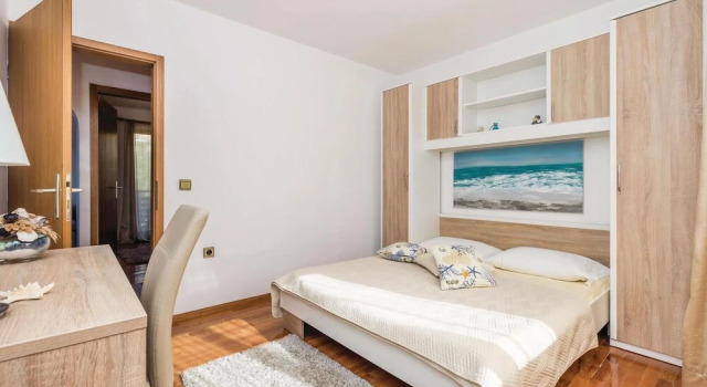 Stunning Home in Supetarska Draga With Wifi and 3 Bedrooms