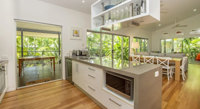 Whispering Palms, Boek Vakantiehuis Nelly Bay Magnetic Island