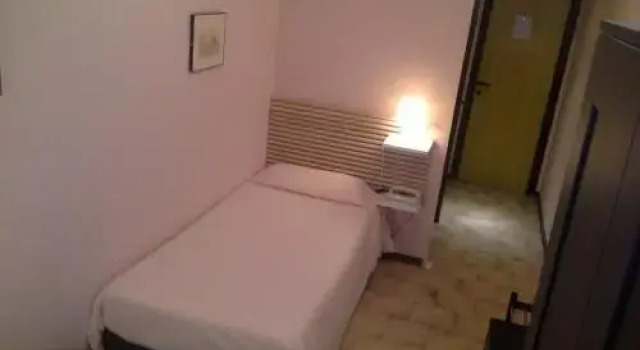 Hotel Brenta, Забронировать Отель Парма Эмилия-Романья, рядом с Мавзолей  Санта Мария делла Стекката