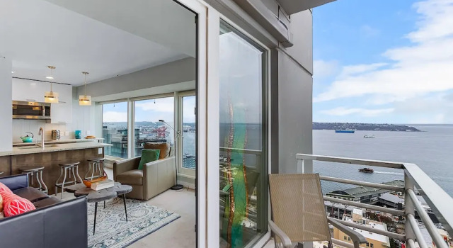 Номер Premium Newmark Bayview Luxury Suite