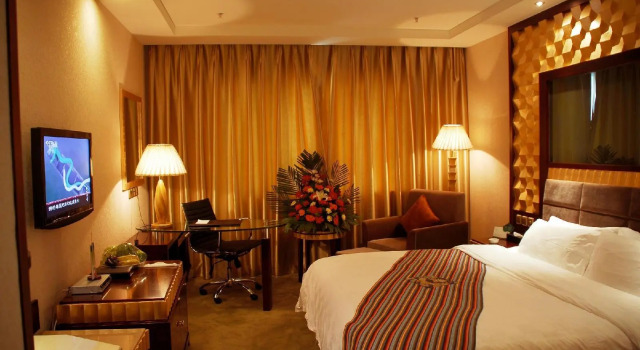 Lhasa Hotel, Rezervovat Hotel Hotely v Lhasa s bazénem, Bazén