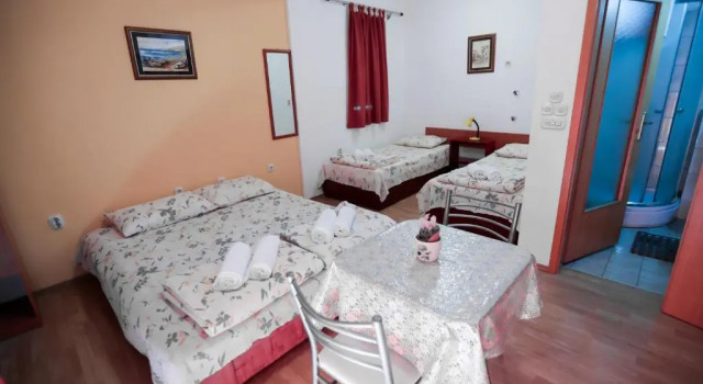 Четырёхместный номер Standard с балконом Bakal Apartments