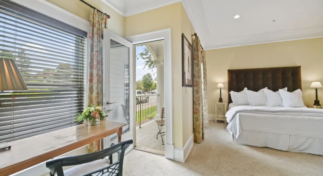 Suite mit Balkon und mit Blick auf den Park The James Madison Inn