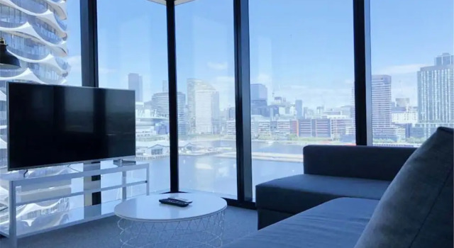 HFN Riverside Docklands Apartment