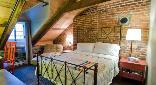 Двухместный номер Superior Мансарда Auberge Place dArmes