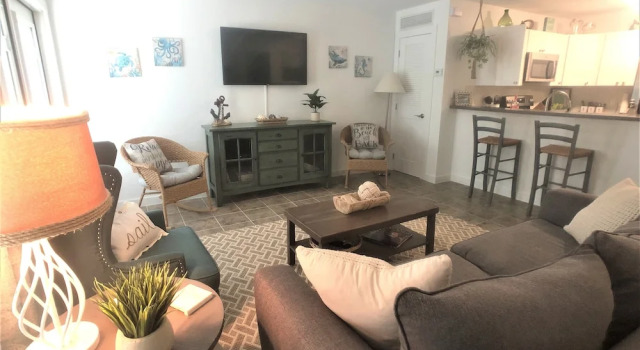 Barefoot Ec204 2 Bedroom Condo