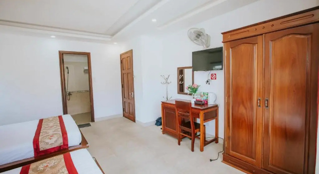 Четырёхместный номер Standard Lien Huong Hotel