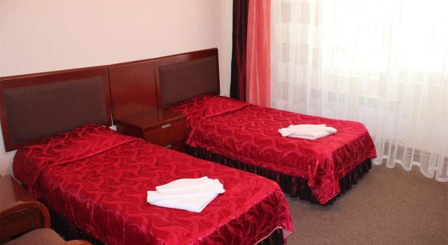 Kyrgyzskoe vzmor'e, Book Hotel Hoteller i Bosteri med pool, Swimmingpool