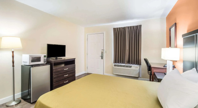 Двухместный номер Standard Econo Lodge Santee