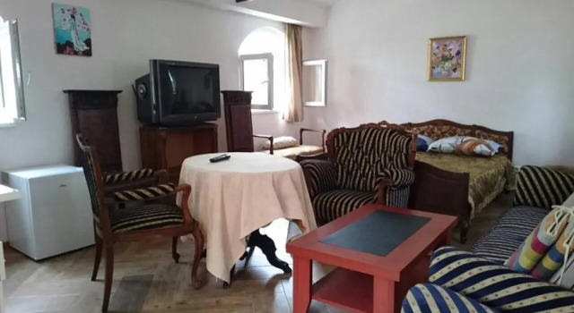 Peacock, Book Hotel Batumi 