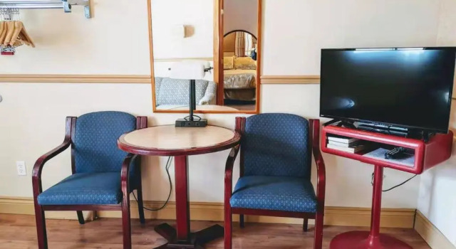 Четырёхместная студия Hotel Motel La Marquise