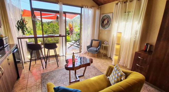 Номер Deluxe с красивым видом из окна Villa Alejandro