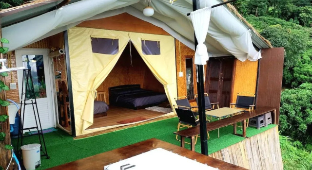 Семейный номер Standard с балконом ม่อนลมหนาว โฮมเสตย์ MonLomNao Homestay