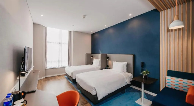 Четырёхместный номер Standard Holiday Inn Express Taizhou CMC by IHG