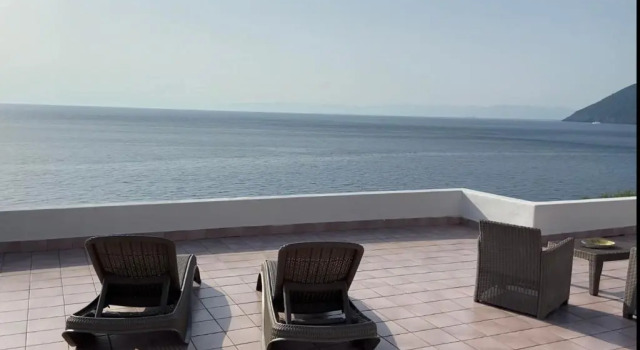 Villa "mare" - Suspended Over the sea