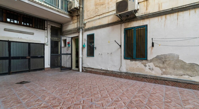 Elegant Holiday Home in Catania With Terrace, Забронировать Отель Катания Сицилия, рядом с Парк Вилла Беллини