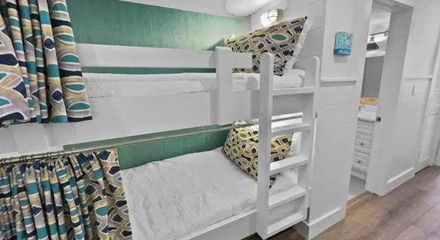 Endless Waves -208 ES - 1 Br condo by RedAwning