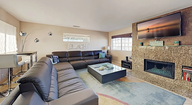 New Listing! Family Tides: Central Beach Retreat Duplex, Забронировать Апартаменты/квартира Апартаменты Ньюпорт-Бич, рядом с Пляж Ньюпорт-Дьюн, Апартаменты/квартира