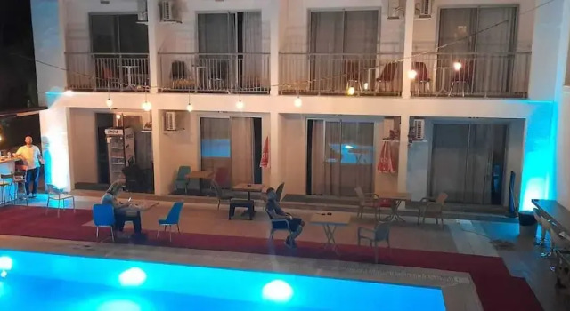 Kırbıyık Apart Otel, Rezerwuj Apartament Hotele w Side Coast z basenem, Basen