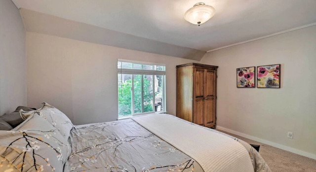Family-friendly Kirkland Home ~ 1 Mi to Downtown, Забронировать Дом для отпуска Киркленд штат Вашингтон