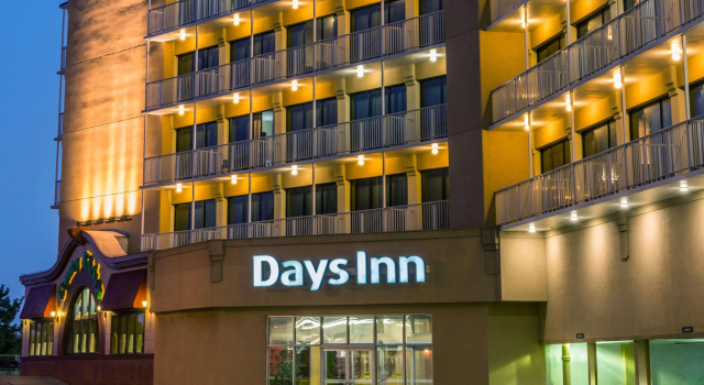 Days Inn by Wyndham Atlantic City Oceanfront-Boardwalk, Забронировать Отель Атлантик-Сити Джерси-Шор, рядом с Театр IMAX в Тропикане