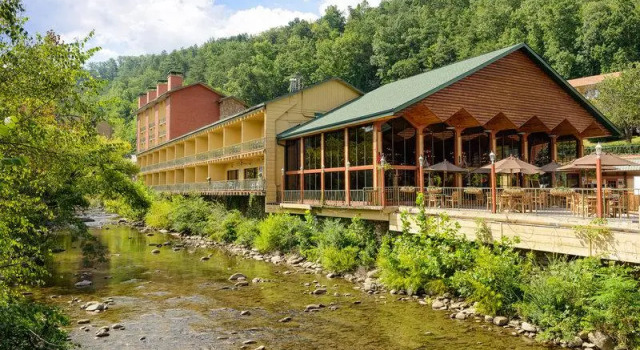 Кровать в общем номере River Terrace Resort & Convention Center