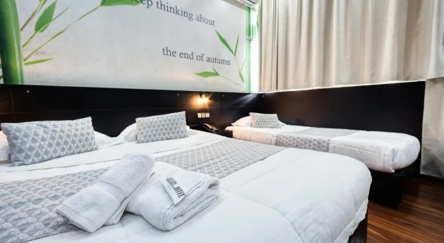 Трёхместный номер Gallery Art Hotel