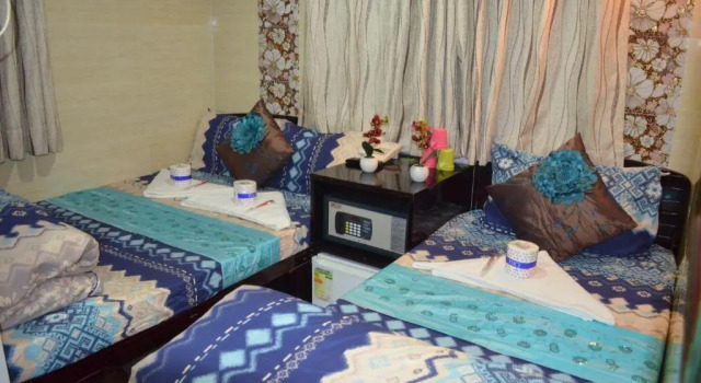 Трёхместный номер Standard Skylark Hostel