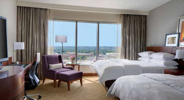 Четырёхместный номер Standard с видом на город JW Marriott Grand Rapids