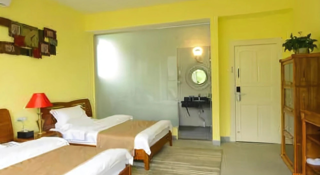 Xifeng Shouma Theme Hotel, Rezerwuj Hotel Hotele w Yangshuo z parkingiem, Parking