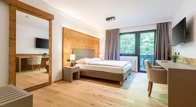 Saalbach Suite With Wellness Area, Забронировать Апартаменты/квартира Отели Зальбах-Хинтерглемм с парковкой, Парковка