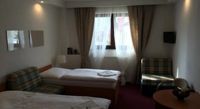 Standardowy dwuosobowy pokój Hotel Wolf